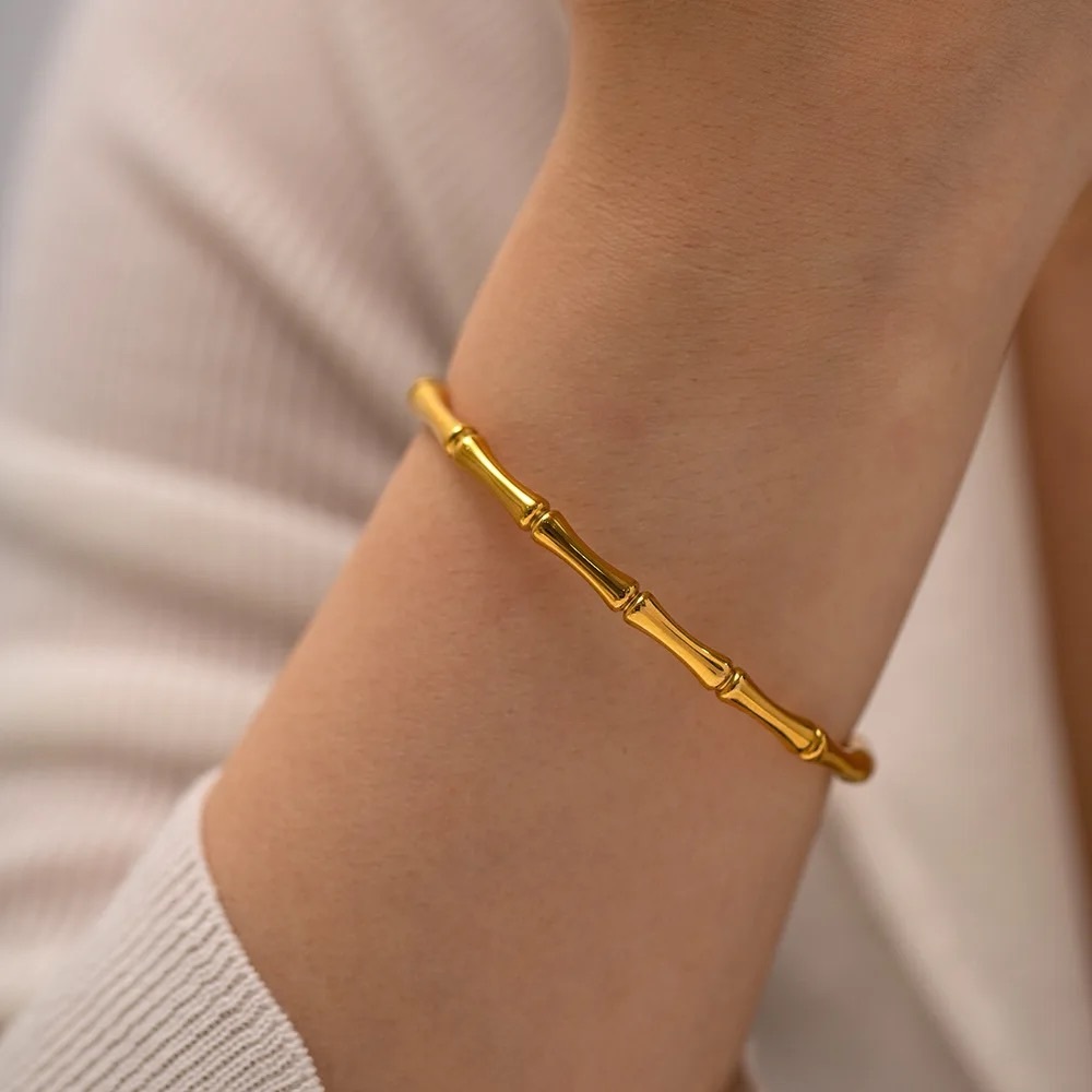 18k Gold Filled Bangle Bracelet for women - Picture 4 of 5